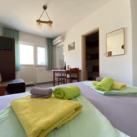 Guest House Dijana Veglia Exterior foto