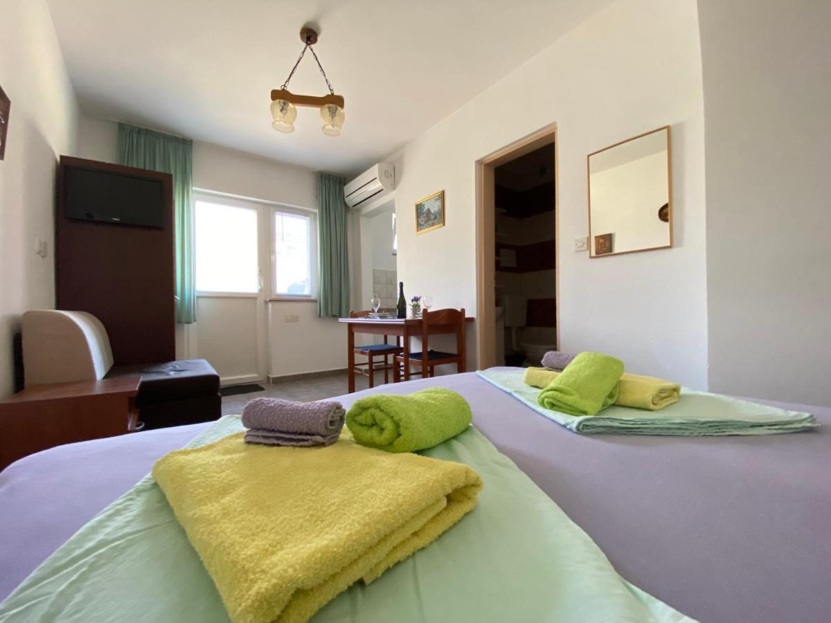 Guest House Dijana Veglia Exterior foto