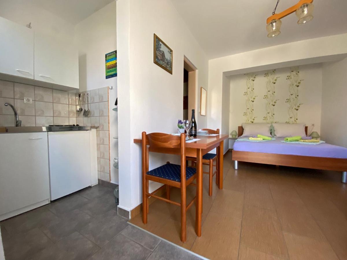 Guest House Dijana Veglia Exterior foto