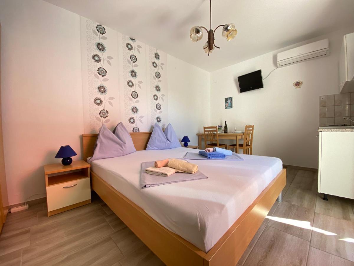 Guest House Dijana Veglia Exterior foto