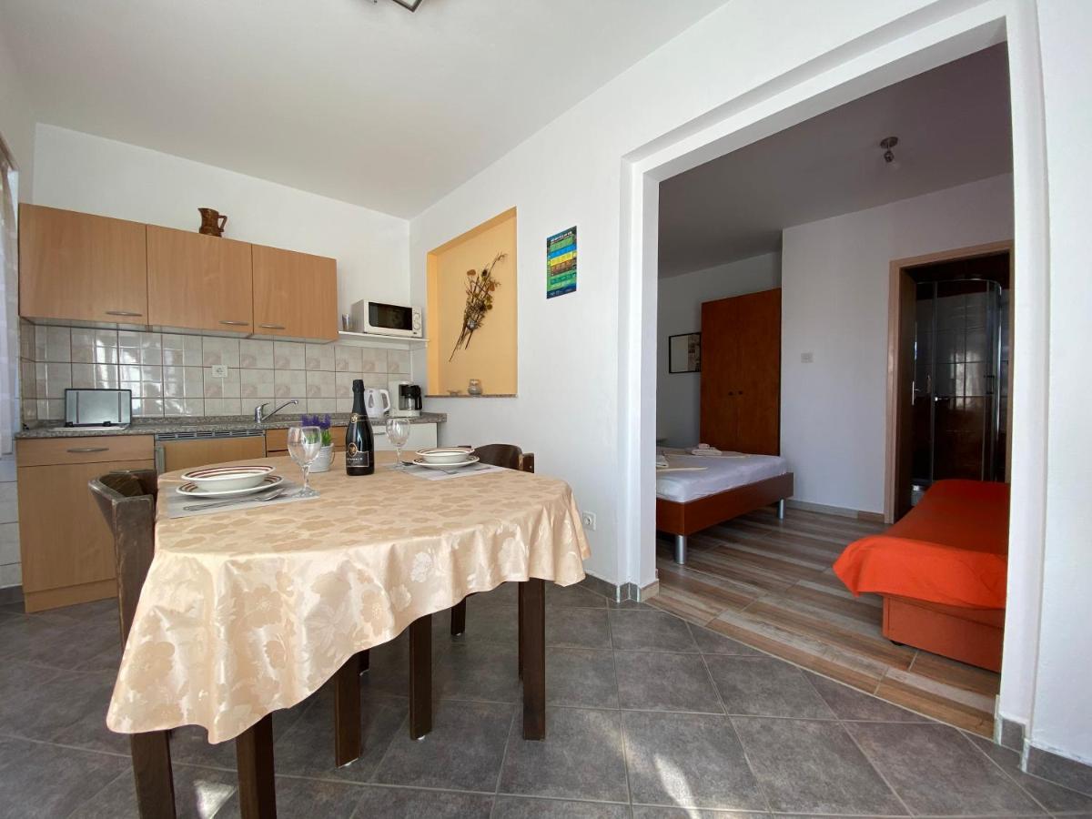 Guest House Dijana Veglia Exterior foto