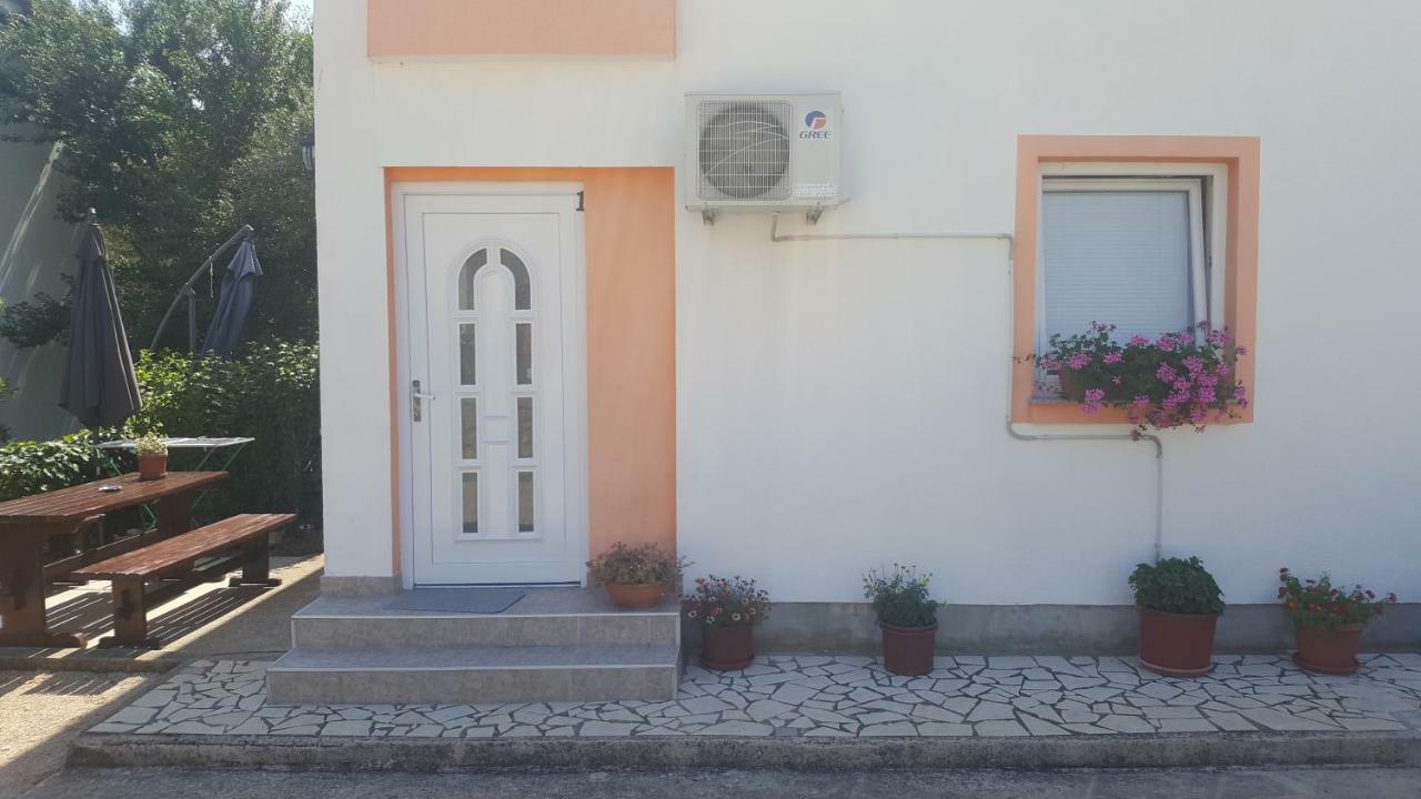 Guest House Dijana Veglia Exterior foto