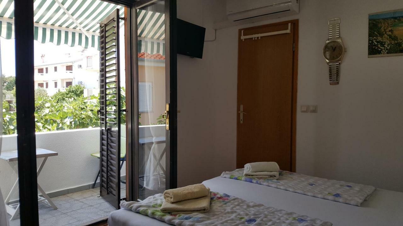Guest House Dijana Veglia Exterior foto