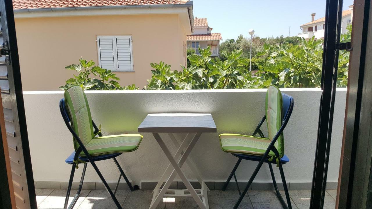 Guest House Dijana Veglia Exterior foto